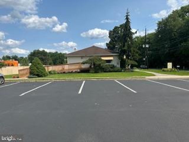 75 HARTFORD RD, Delran, NJ 08075