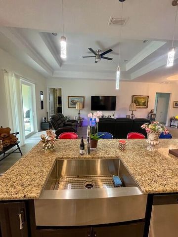 567 SW Hidden River Avenue, Palm City, FL 34990