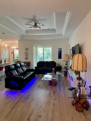 567 SW Hidden River Avenue, Palm City, FL 34990