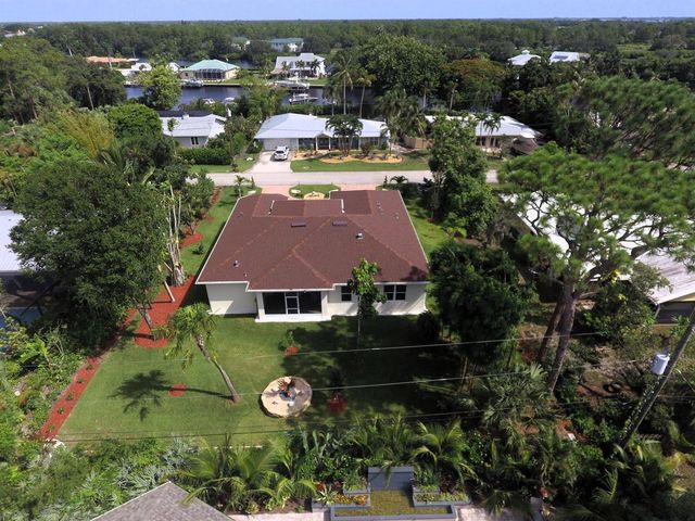 567 SW Hidden River Avenue, Palm City, FL 34990