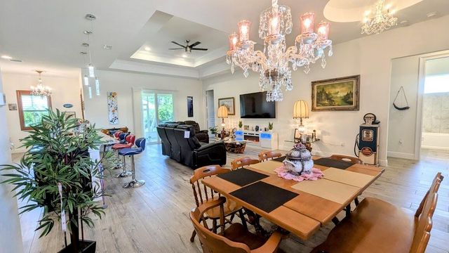 567 SW Hidden River Avenue, Palm City, FL 34990