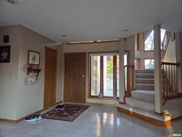 6218 114TH Street, Blue Grass, IA 52726