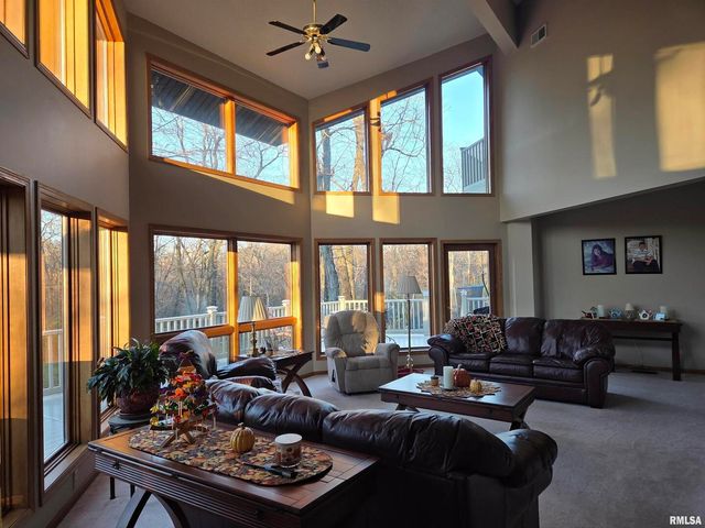 6218 114TH Street, Blue Grass, IA 52726