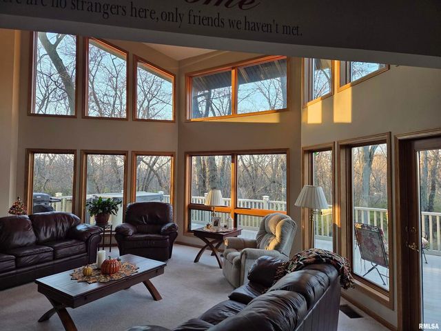 6218 114TH Street, Blue Grass, IA 52726