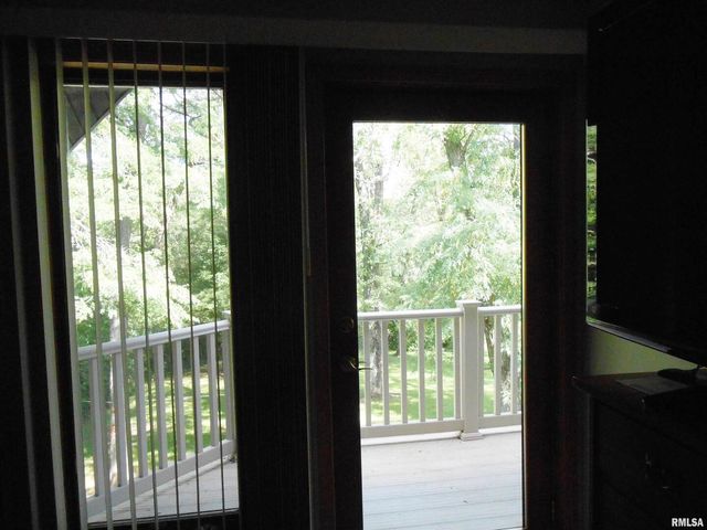 6218 114TH Street, Blue Grass, IA 52726