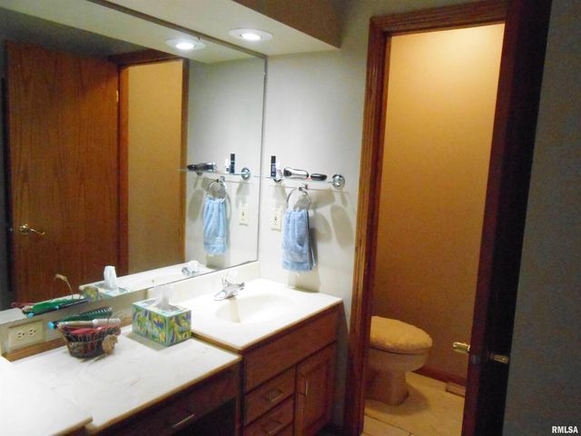 6218 114TH Street, Blue Grass, IA 52726