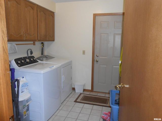 6218 114TH Street, Blue Grass, IA 52726