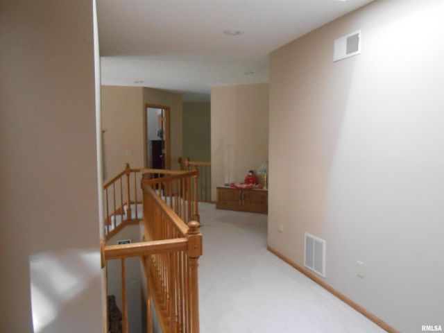 6218 114TH Street, Blue Grass, IA 52726