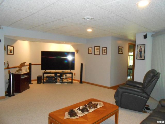 6218 114TH Street, Blue Grass, IA 52726