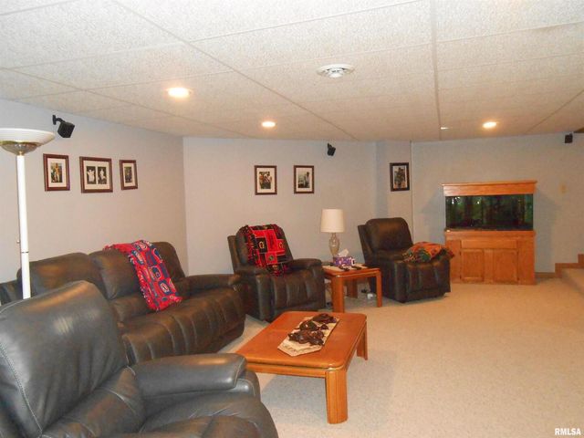 6218 114TH Street, Blue Grass, IA 52726