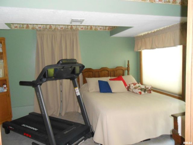 6218 114TH Street, Blue Grass, IA 52726