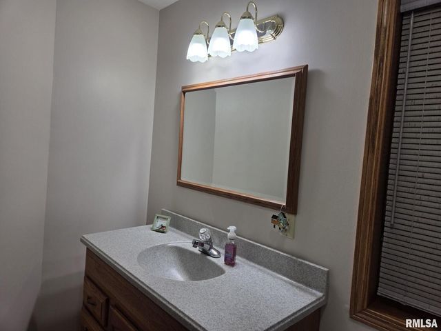 6218 114TH Street, Blue Grass, IA 52726