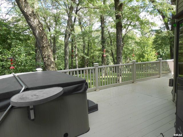 6218 114TH Street, Blue Grass, IA 52726