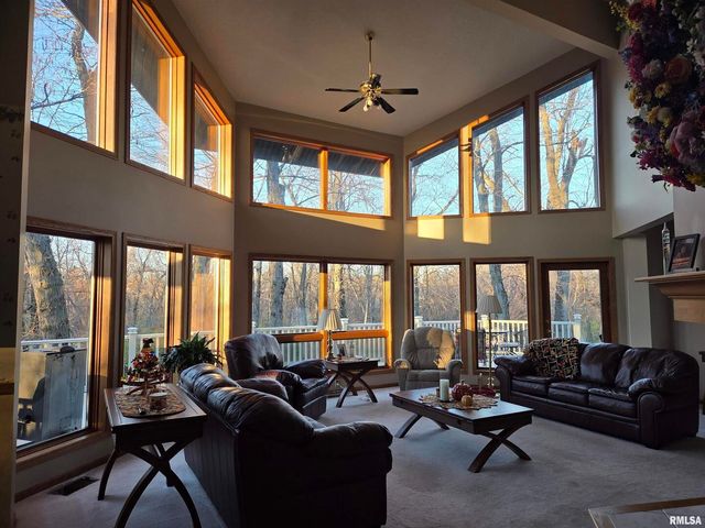 6218 114TH Street, Blue Grass, IA 52726