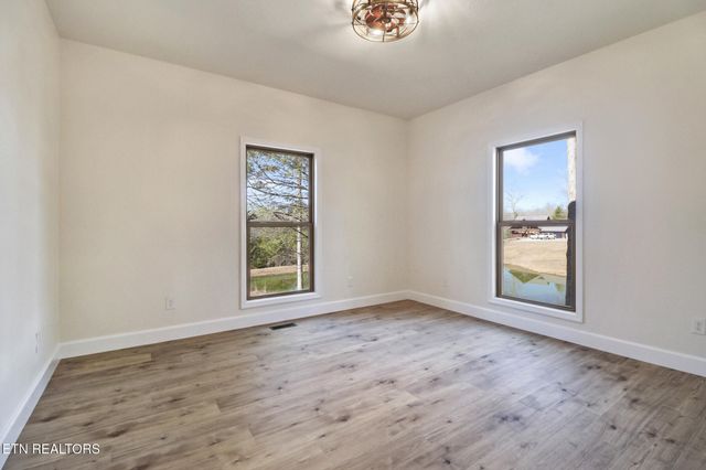 504 Acorn Lane, Jamestown, TN 38556