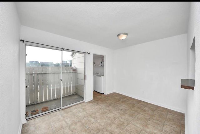 8100 Creekbend Drive 104, Houston, TX 77071