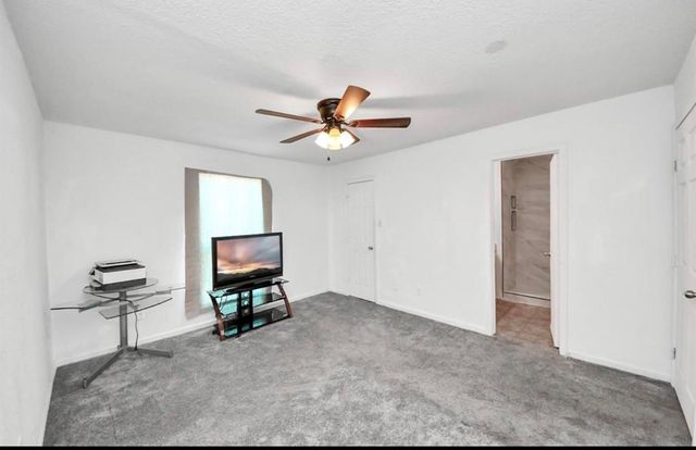 8100 Creekbend Drive 104, Houston, TX 77071