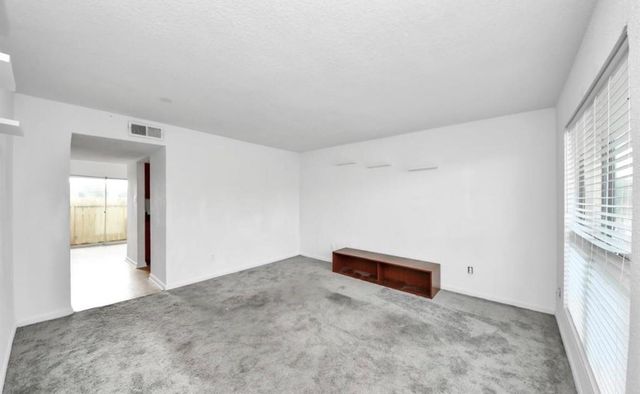 8100 Creekbend Drive 104, Houston, TX 77071