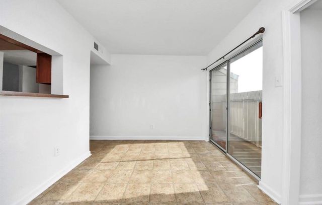 8100 Creekbend Drive 104, Houston, TX 77071