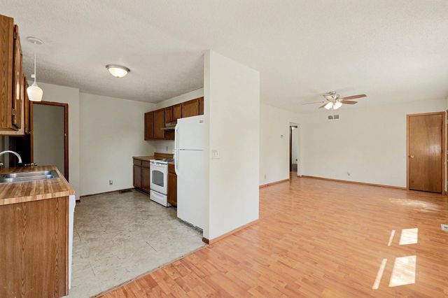 2200 E 53rd, Wichita, KS 67216