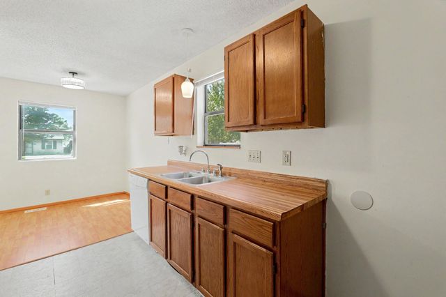 2200 E 53rd, Wichita, KS 67216
