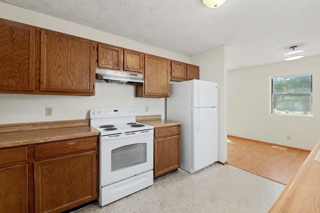 2200 E 53rd, Wichita, KS 67216