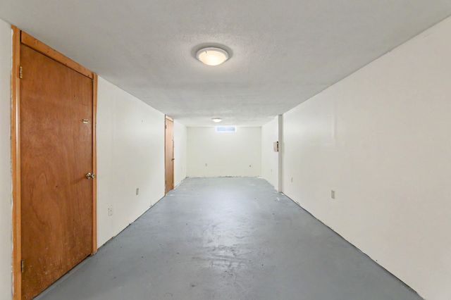 2200 E 53rd, Wichita, KS 67216