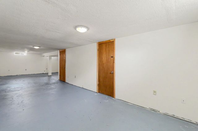 2200 E 53rd, Wichita, KS 67216