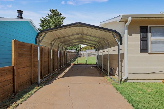 2200 E 53rd, Wichita, KS 67216