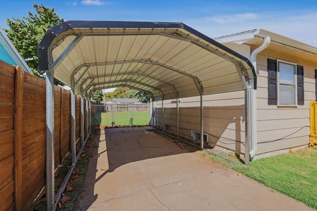 2200 E 53rd, Wichita, KS 67216