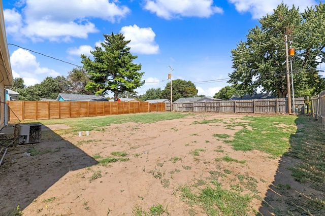 2200 E 53rd, Wichita, KS 67216