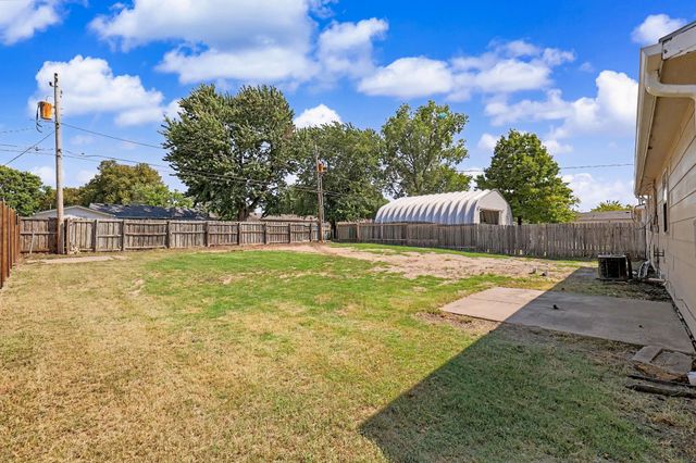 2200 E 53rd, Wichita, KS 67216