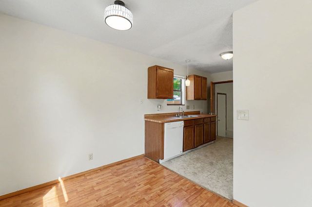 2200 E 53rd, Wichita, KS 67216
