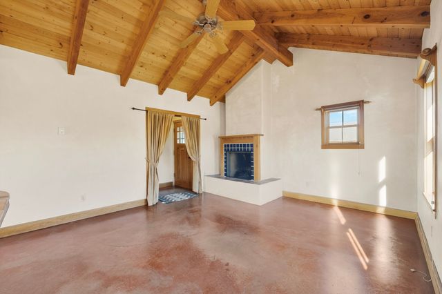 1698 Agua Fria, Santa Fe, NM 87505