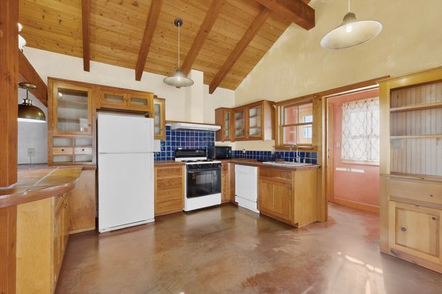 1698 Agua Fria, Santa Fe, NM 87505