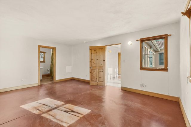 1698 Agua Fria, Santa Fe, NM 87505