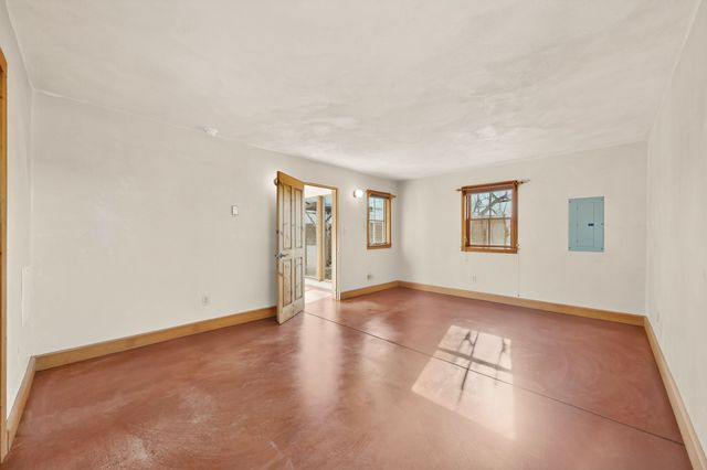 1698 Agua Fria, Santa Fe, NM 87505