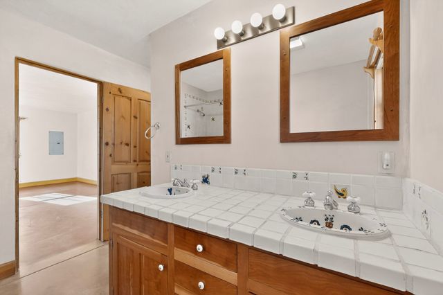 1698 Agua Fria, Santa Fe, NM 87505