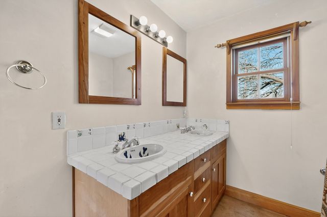 1698 Agua Fria, Santa Fe, NM 87505