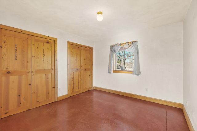 1698 Agua Fria, Santa Fe, NM 87505