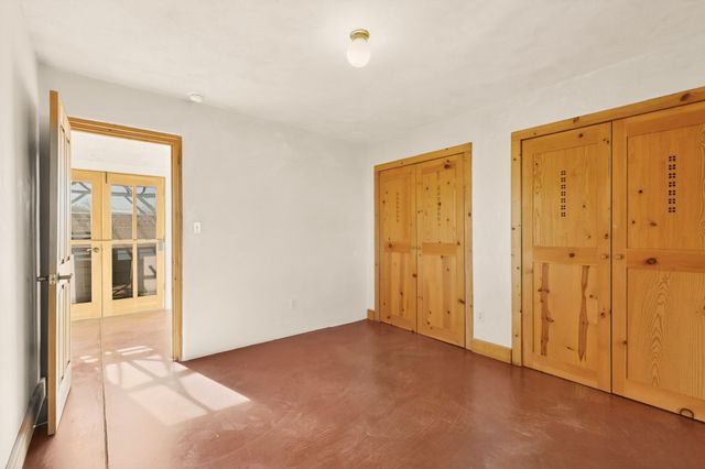 1698 Agua Fria, Santa Fe, NM 87505