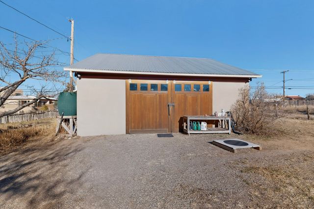 1698 Agua Fria, Santa Fe, NM 87505