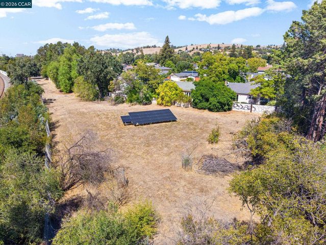 907 Lyon Ct, Concord, CA 94518