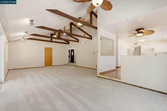 907 Lyon Ct, Concord, CA 94518
