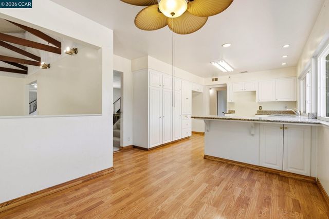 907 Lyon Ct, Concord, CA 94518