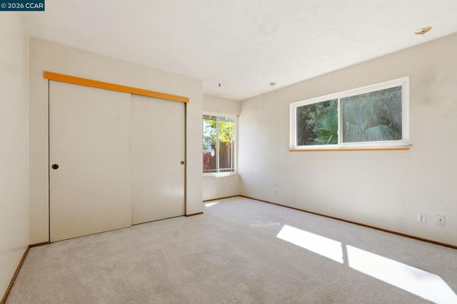 907 Lyon Ct, Concord, CA 94518