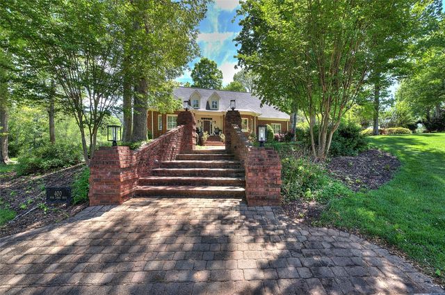 400 Four Lakes Drive, Easley, SC 29642