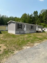 59 3rd Street, St. Johnsbury, VT 05819