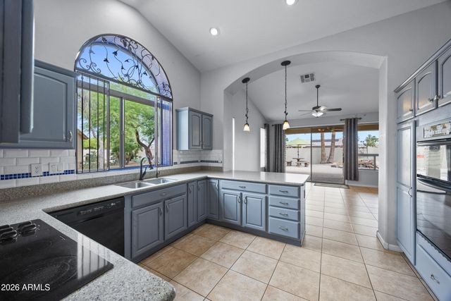 24623 S Rocky Brook Drive, Sun Lakes, AZ 85248