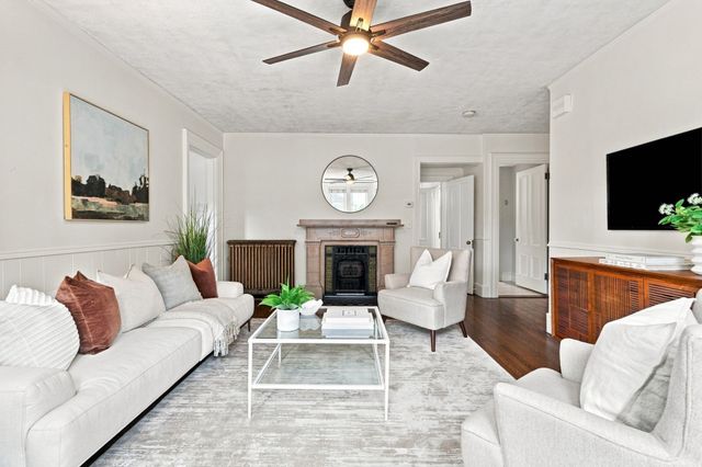 9 Peabody St 9, Newton, MA 02458